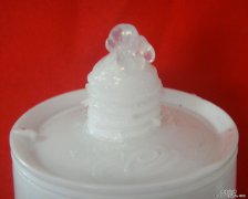玻璃膠里含甲醛嗎？